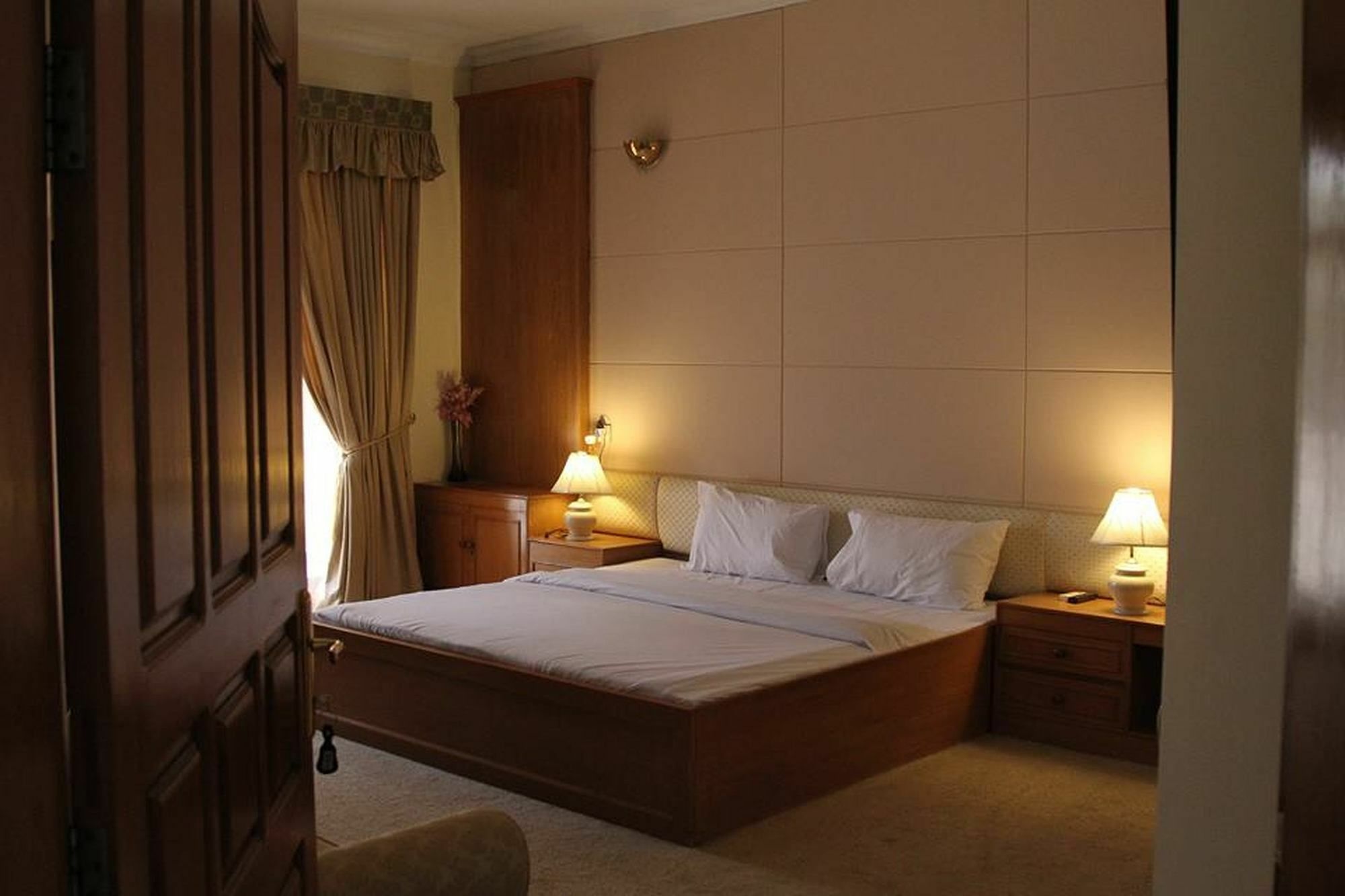 Delano Guest House Islamabad Exterior photo