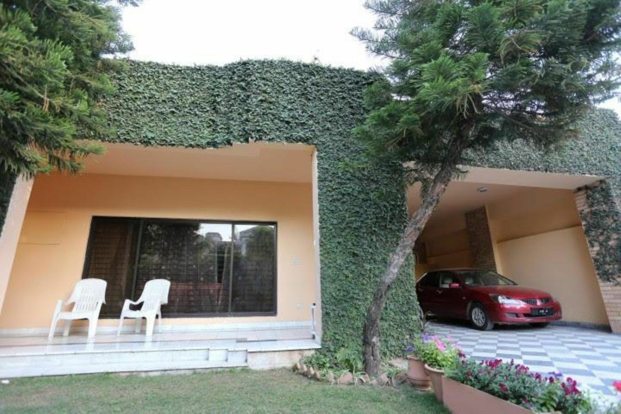 Delano Guest House Islamabad Exterior photo