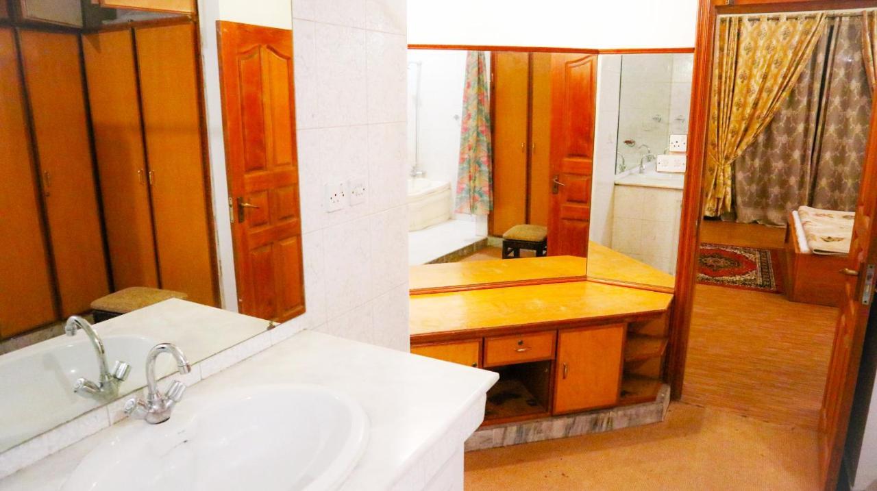 Delano Guest House Islamabad Exterior photo